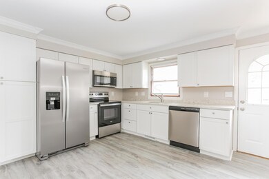 174 Derrer Rd, Columbus, OH 43204 - photo 4