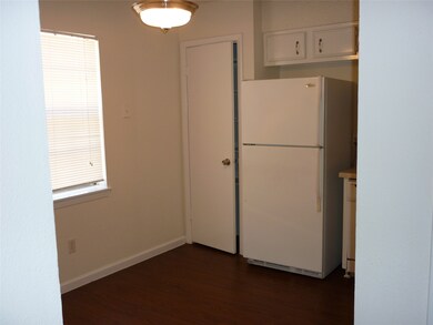 1412 S Beauregard St, Alvin, TX 77511 - photo 5