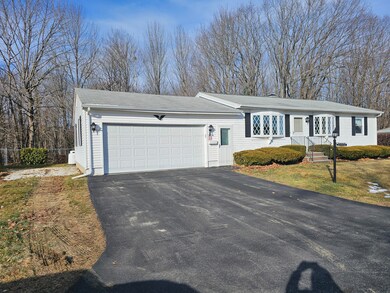 14 Jeannette Ave, Lewiston, ME 04240 - photo 3