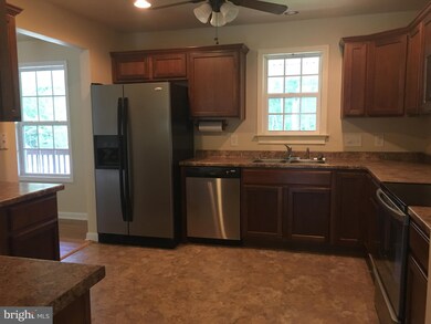 7526 Leedstown Rd, Colonial Beach, VA 22443 - photo 4