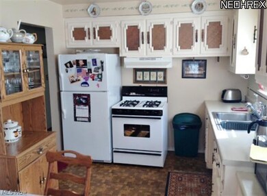 4608 Palm Ave, Lorain, OH 44055 - photo 5