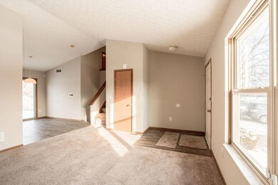 3123 Falcon Bridge Dr, Columbus, OH 43232 - photo 6