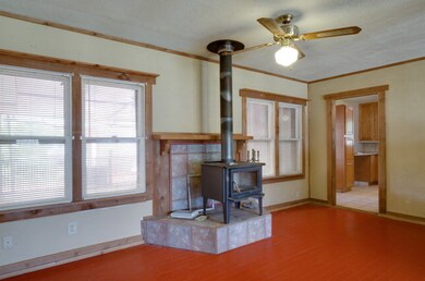 805 E Cedar St, Seguin, TX 78155 - photo 6