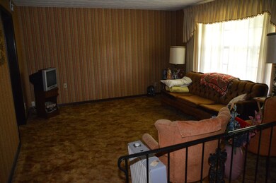 629 Ensley Dr, Knoxville, TN 37920 - photo 4