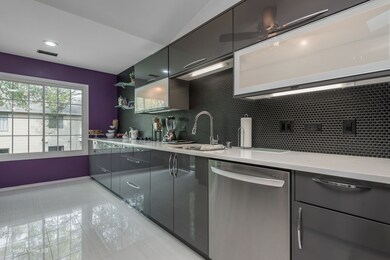 1524 Commodore Ln unit 4, Schaumburg, IL 60193 - photo 4