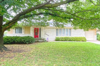 1210 Johnson Dr, Shenandoah, IA 51601 - photo 2