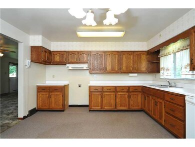 Kitchen. Big Eat-In Kitchen