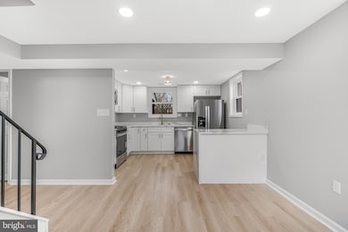 13814 Greenwood Dr, Woodbridge, VA 22193 - photo 2