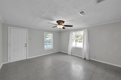 411 S Walnut St, Tomball, TX 77375 - photo 5