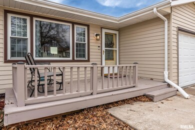 2431 W 60th St, Davenport, IA 52806 - photo 2