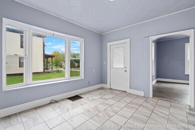 11-web-or-mls-A7408678