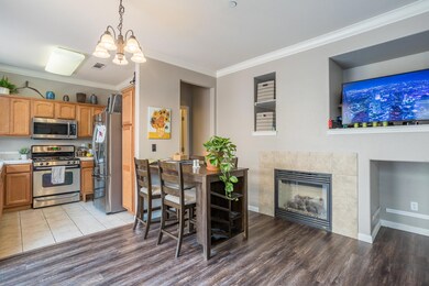 23 dining kitchen