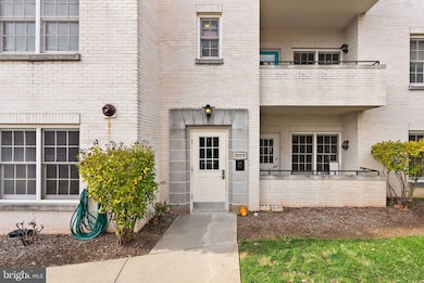 231 N Thomas St unit 105, Arlington, VA 22203 - photo 2