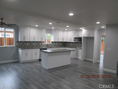 1706 W 153rd St, Compton, CA 90220 - photo 4