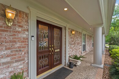 10314 Shady River Dr, Houston, TX 77042 - photo 2