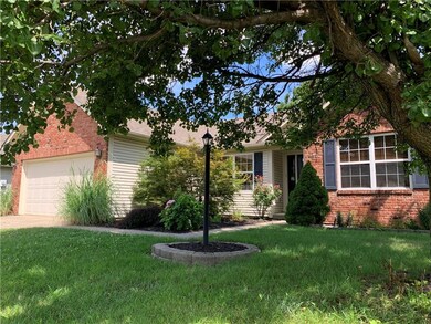 9886 Commonwealth Dr, Fishers, IN 46038 - photo 3