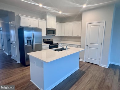 37 Taft Ave, Ranson, WV 25438 - photo 3