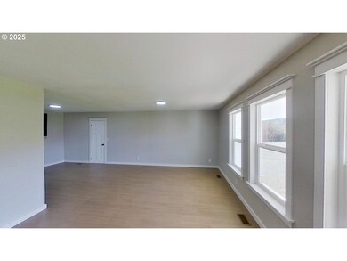 5878 Nonpareil Rd, Sutherlin, OR 97479 - photo 4