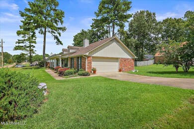 04-909 W Lake Dockery Dr
