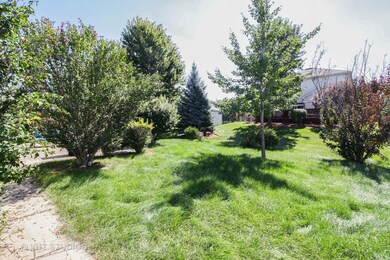 2023 Fescue Dr unit 1, Aurora, IL 60504 - photo 5