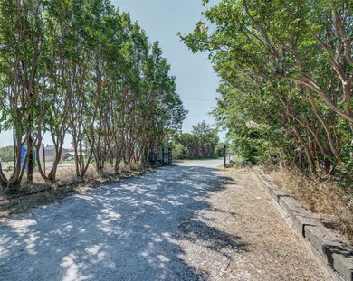 801 Mill Rd, Springtown, TX 76082 - photo 3