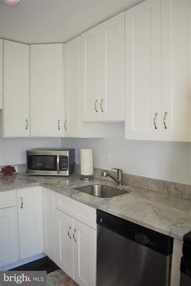 The Carolyn Condominiums unit 204, Silver Spring, MD 20910 - photo 3