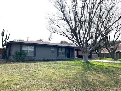 711 W Gore Ave, Pharr, TX 78577 - photo 2