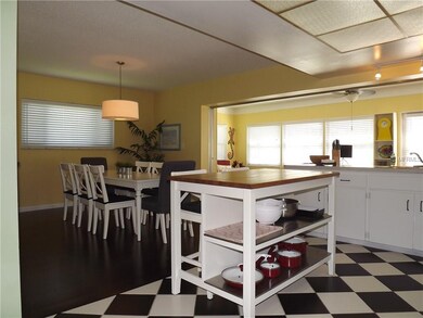 5470 Lemon Tree Ln, Pinellas Park, FL 33782 - photo 4