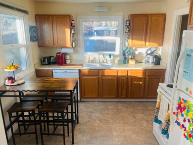 5217 Bryant Ave, Klamath Falls, OR 97603 - photo 4