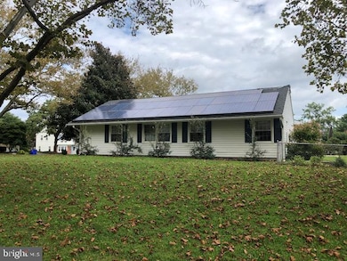 12401 Shawmont Ln, Bowie, MD 20715 - photo 2