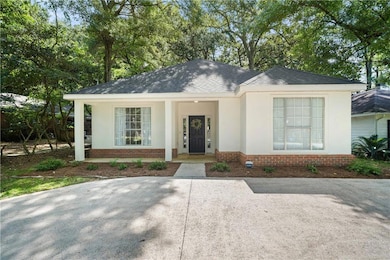 909 Wesley Ave, Mobile, AL 36609 - photo 2