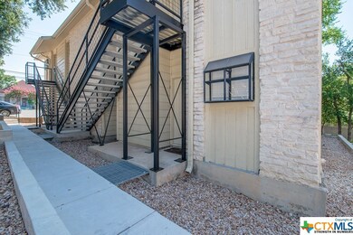1013 Chestnut St unit A2, San Marcos, TX 78666 - photo 3