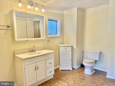 553 1/2 Arlington St, Tamaqua, PA 18252 - photo 5