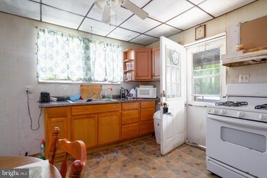 213 W Quince St, Vineland, NJ 08360 - photo 6