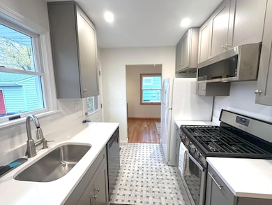 2443 Shrewsbury Rd, Columbus, OH 43221 - photo 6