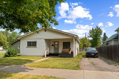Driveway / Street View