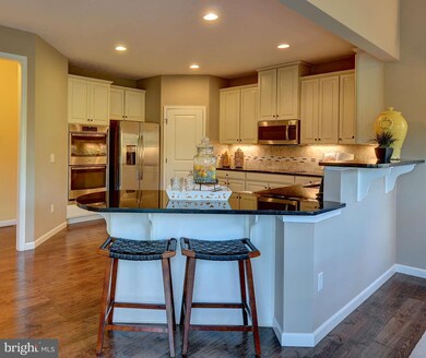 8203 Heraldry Dr, Severn, MD 21144 - photo 5