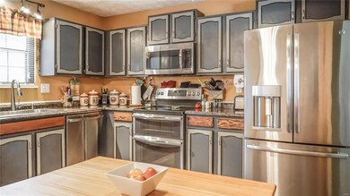 Beautifully updated kitchen