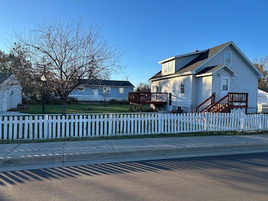 517 1st St NE, Deer River, MN 56636 - photo 2