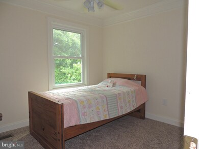 11837 Summer Oak Dr, Germantown, MD 20874 - photo 5