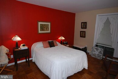 7531 Spring Lake Dr unit D2, Bethesda, MD 20817 - photo 2