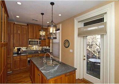 45 Upton St unit 2, Boston, MA 02118 - photo 7