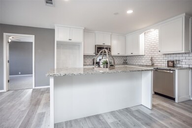 1406 S Grand Ave, Gainesville, TX 76240 - photo 7