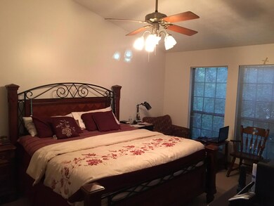 869 Falkirk Ct-7