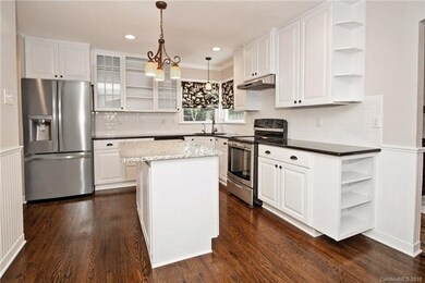 No detail untouched with this beautiful kitchen! S