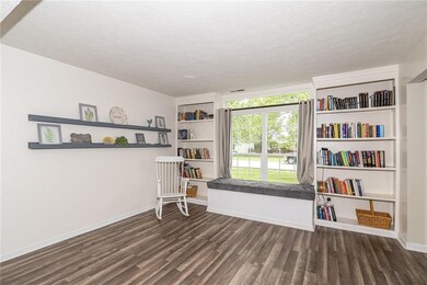 9907 Cranberry Cir, Fishers, IN 46038 - photo 3