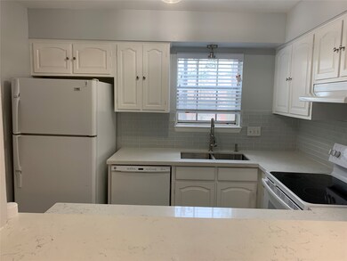 873 Wax Myrtle Ln unit A, Houston, TX 77079 - photo 6