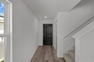 316 Lazyglade Ln, Seguin, TX 78155 - photo 2