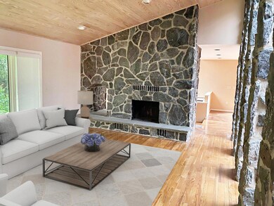 24 River Road Family Room Virtual