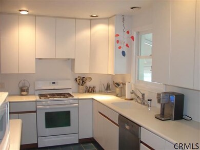 33 Aspinwall Rd, Albany, NY 12211 - photo 7